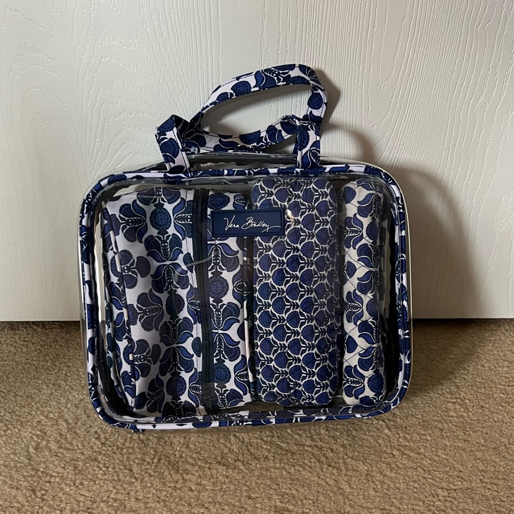 Vera Bradley 4 piece Cosmetic Set. EUC. Blue. Nonsmoking. Free Shipping